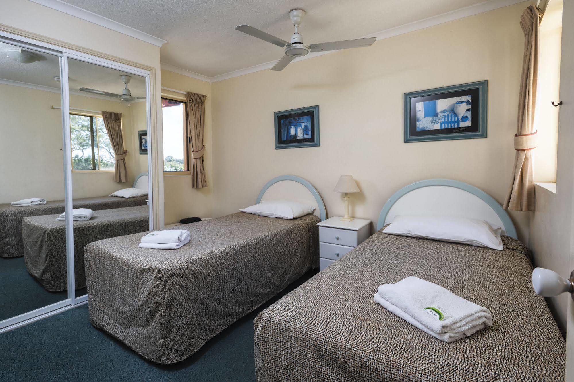 Alexander Beachfront Apartments Херви-Бэй Экстерьер фото